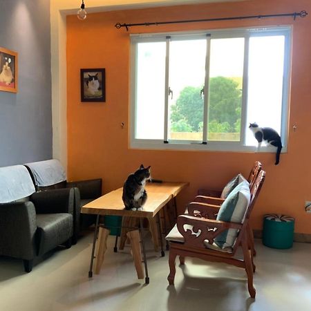 Sevilla Hostel T'ai-tung Eksteriør billede