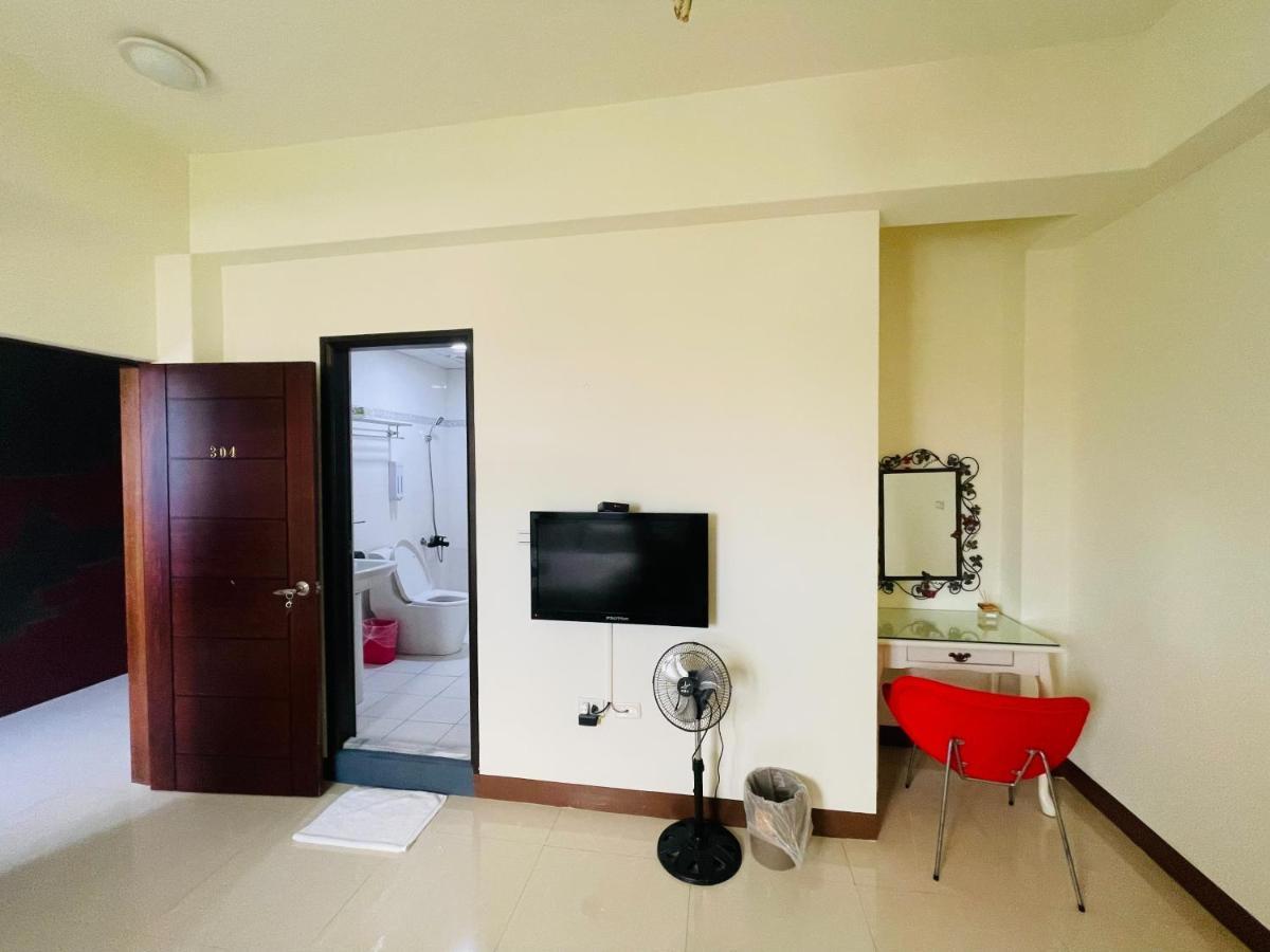 Sevilla Hostel T'ai-tung Eksteriør billede